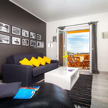 Two Bedroom Apartment With A Sea View & A Balcony Дубровник Екстериор снимка