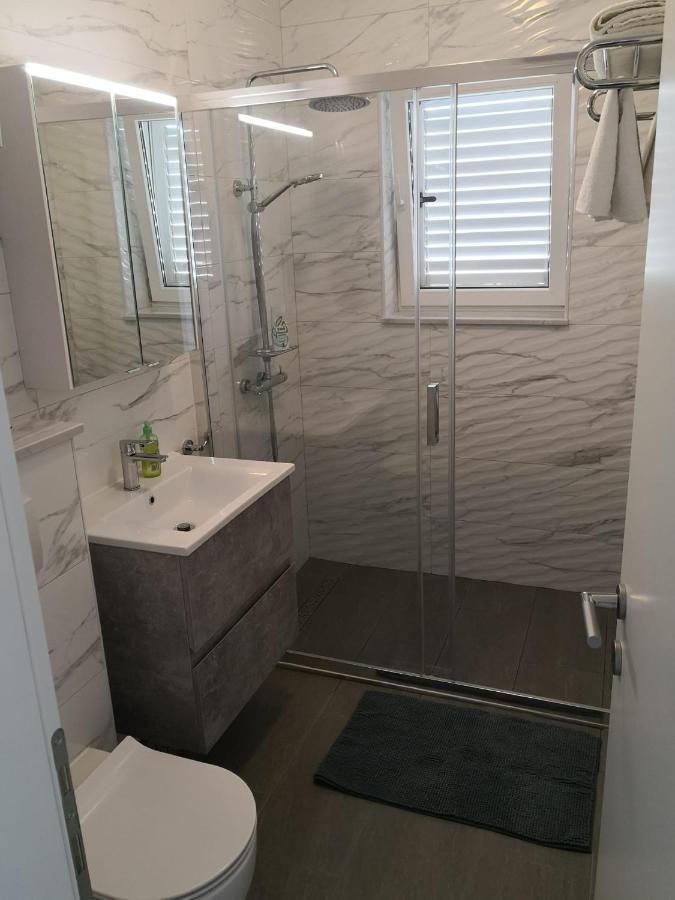 Two Bedroom Apartment With A Sea View & A Balcony Дубровник Екстериор снимка